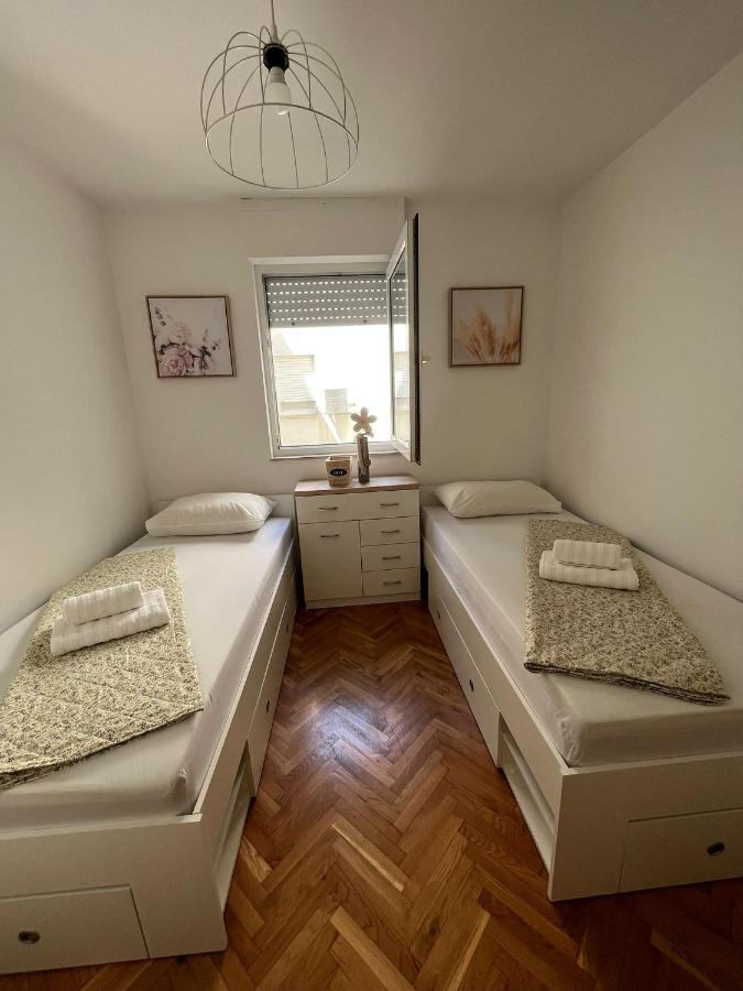 Apartman Vanda Оміш Екстер'єр фото