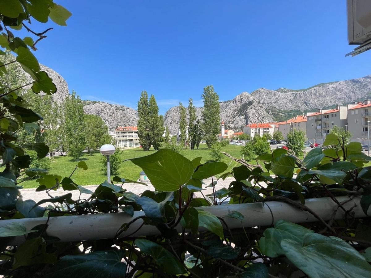 Apartman Vanda Оміш Екстер'єр фото