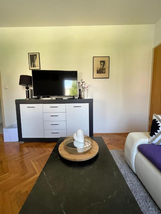 Apartman Vanda Оміш Екстер'єр фото
